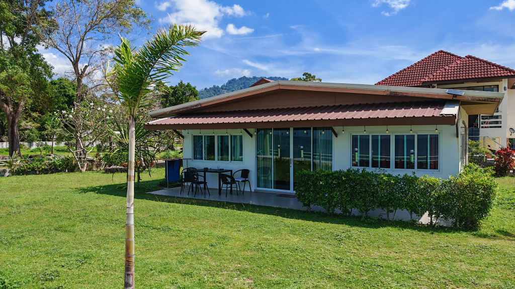 Курортный Отель Lipa Bay Residence