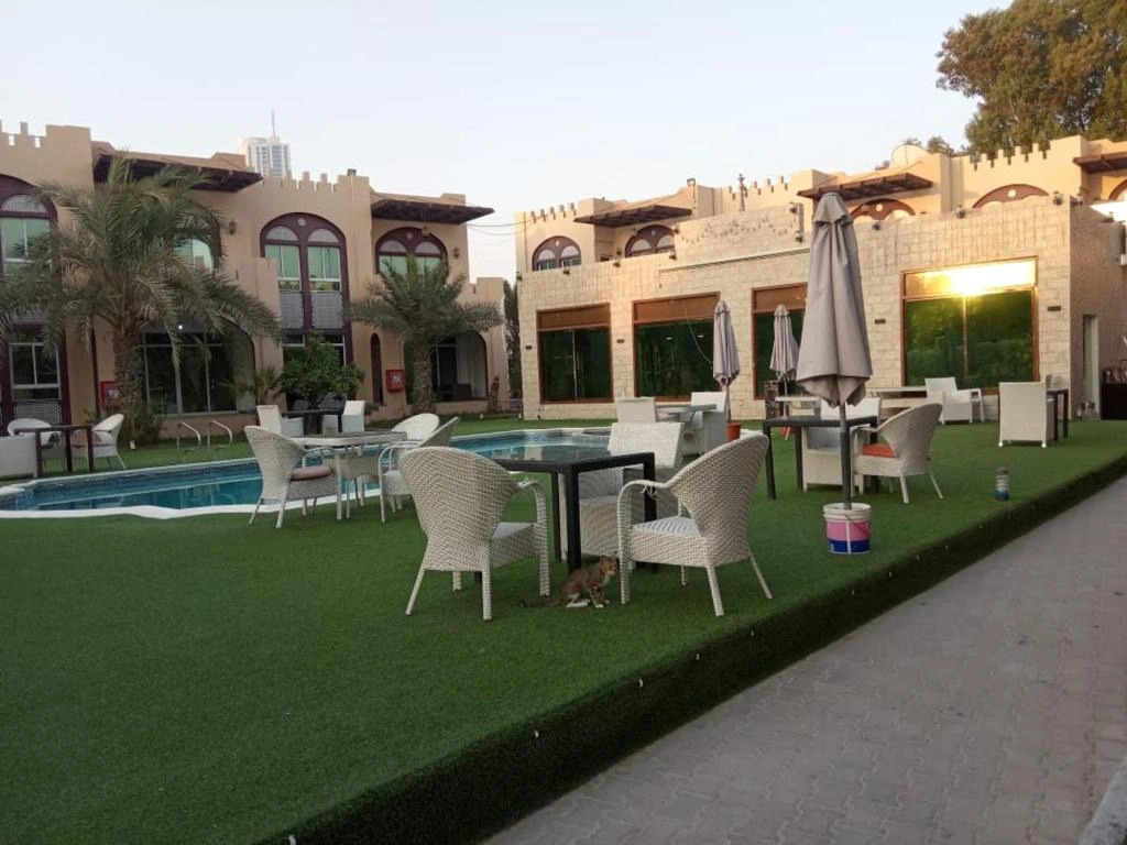 Отель Corniche Palace