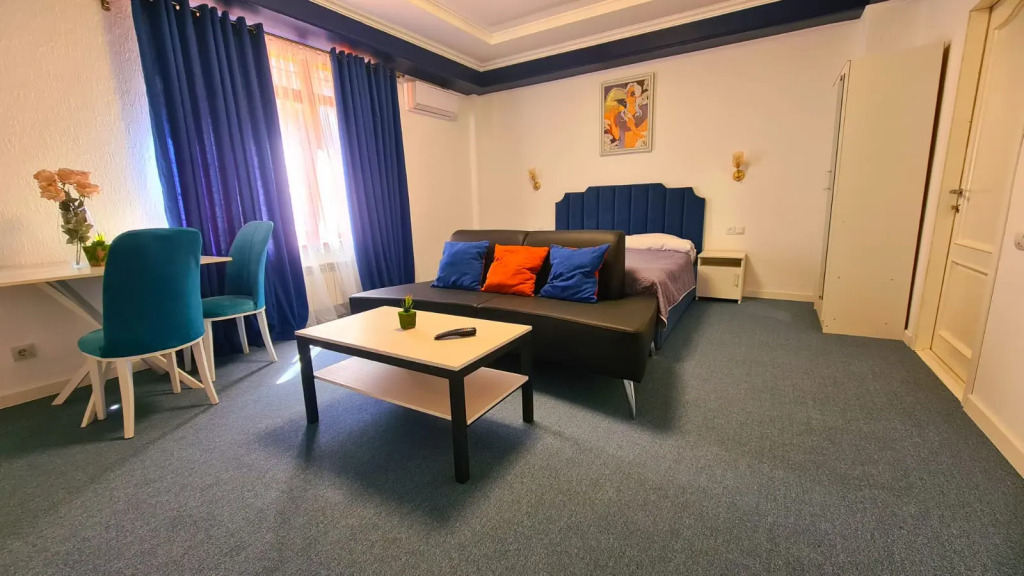 CryptoHotel.Club