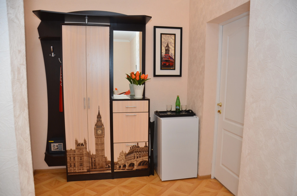 Отель Мира