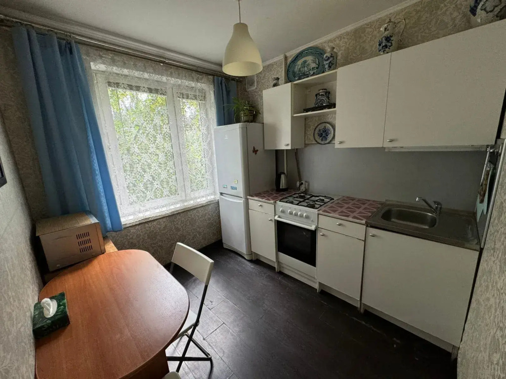 Na Turistskoy Ulitse 10 Flat