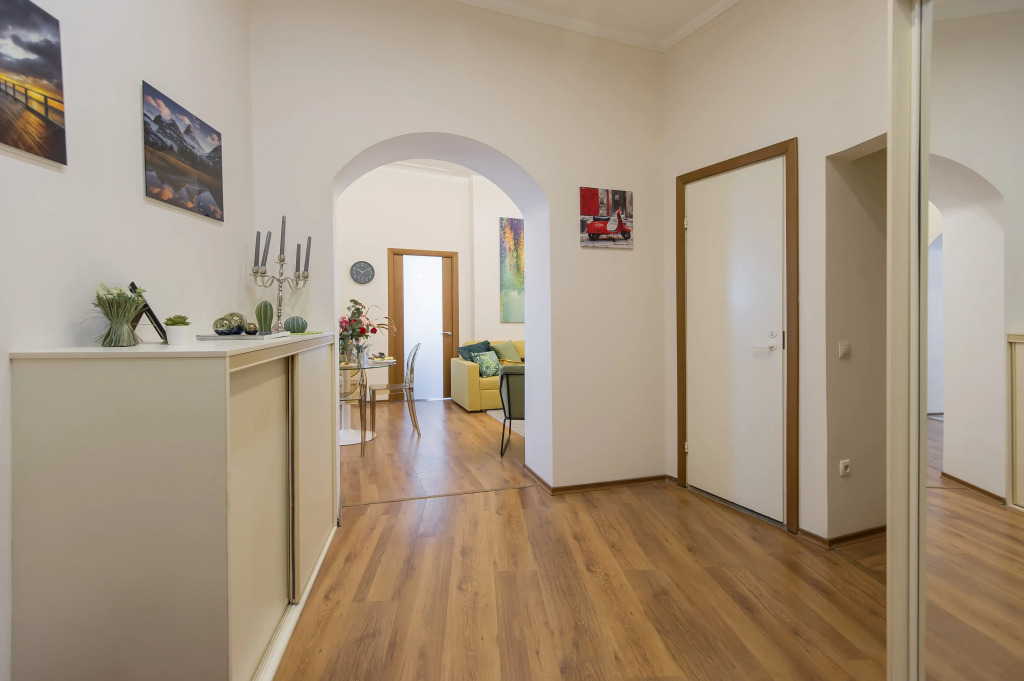 Квартира GM Apartments Стильная Трехкомнатная на Бульварном кольце