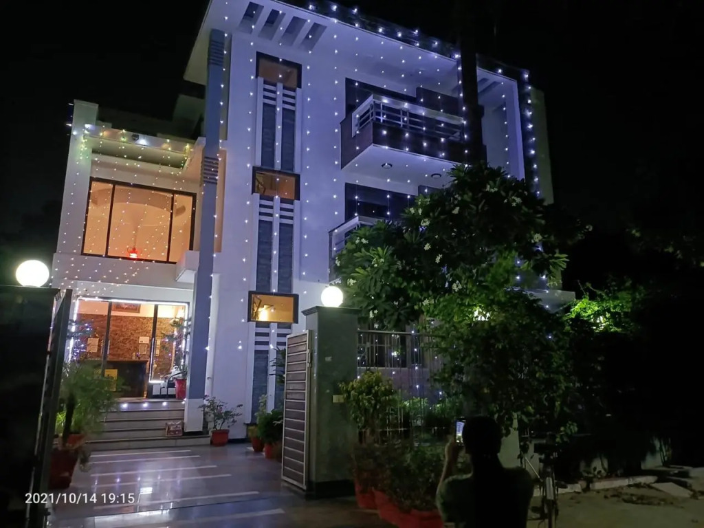Отель Blue Moon Residency Hotel & Restaurant