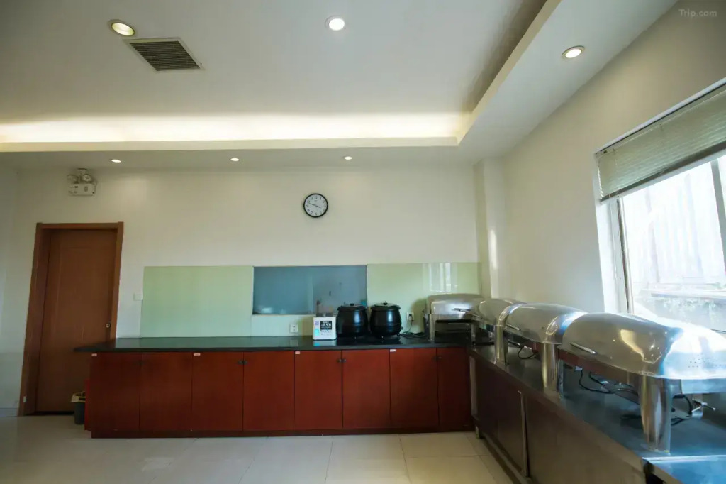 Отель Weiting Qingju Shanghai Hongqiao Airport Beihua Road Branch