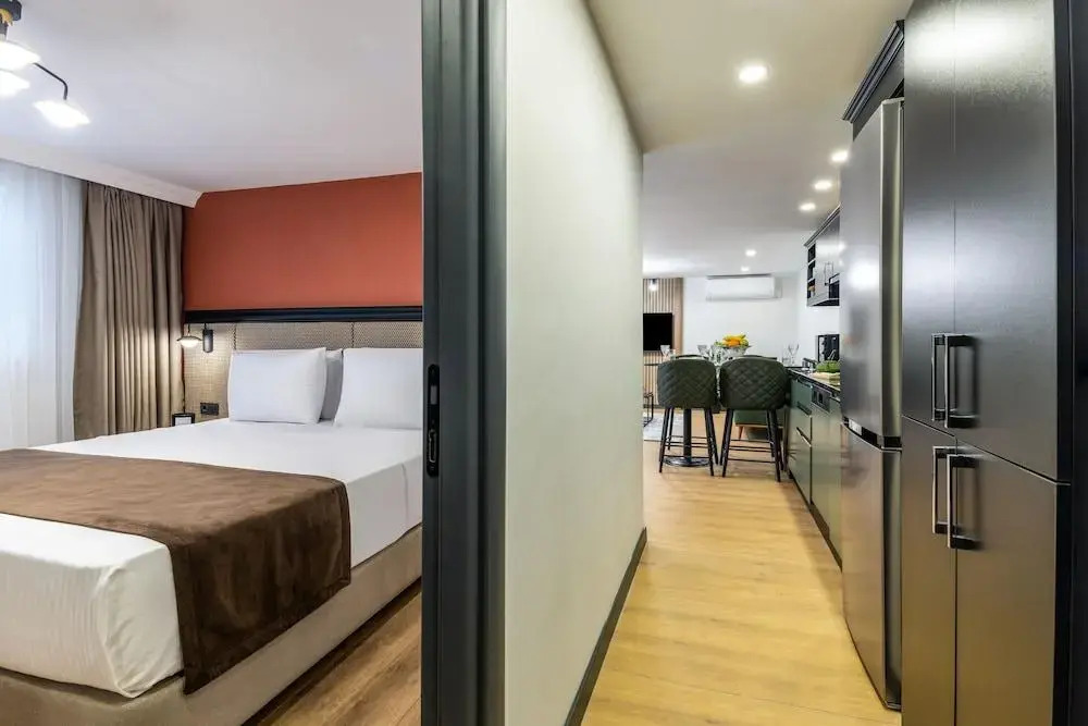Отель BayMari Suites City Life