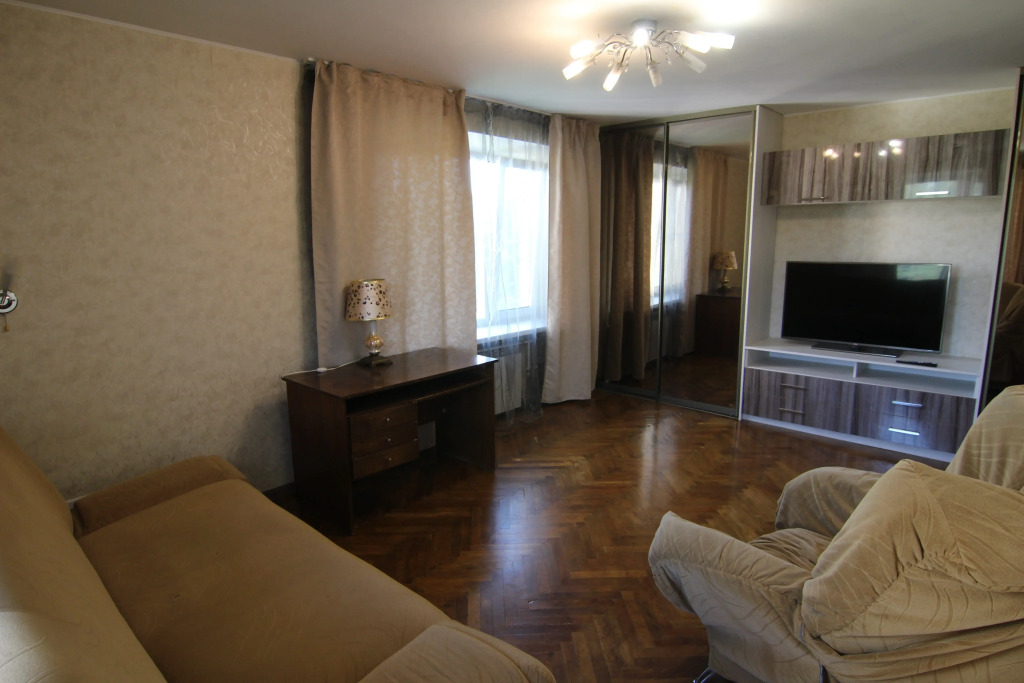 Квартира на Ленинградской Улице  4