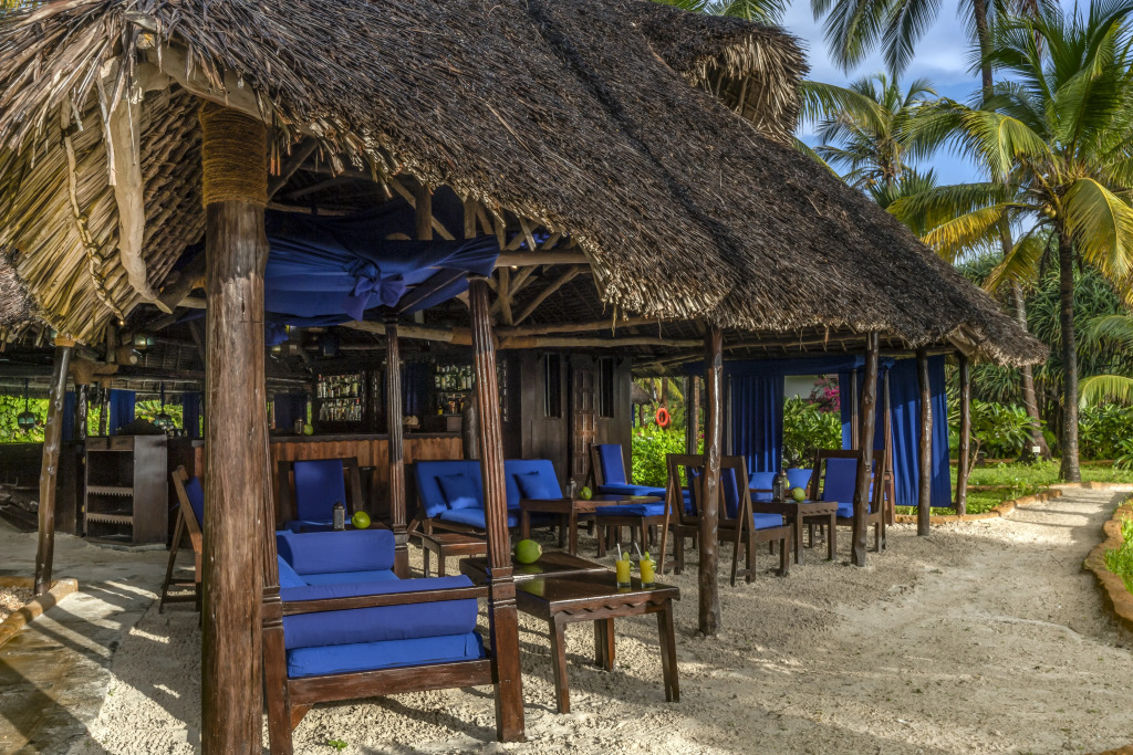 Отель Breezes Beach Club & Spa - Half Board