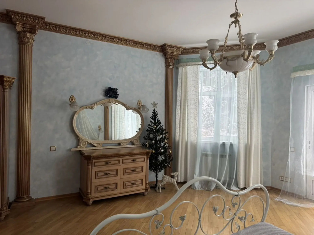 Частный дом лесной с бассейном