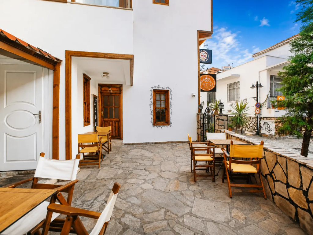Отель Patio