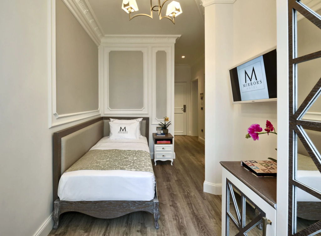 Mirrors Hotel İstanbul Taksim City Center