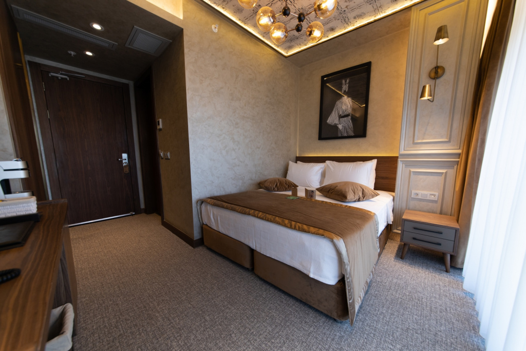 Tonight Hotel Port