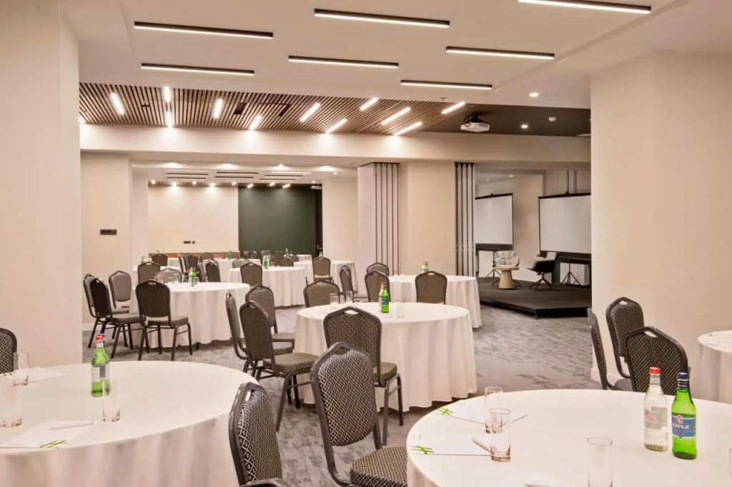 Holiday Inn Yerevan - Republic Square by IHG