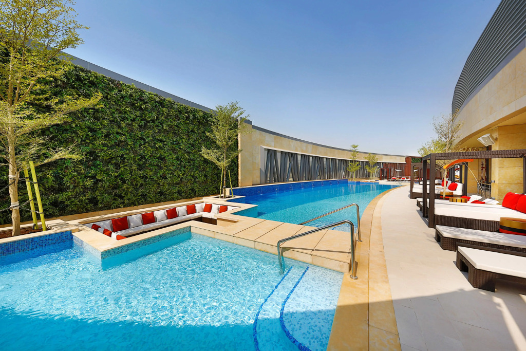 AlRayyan Hotel Doha, Curio Collection by Hilton