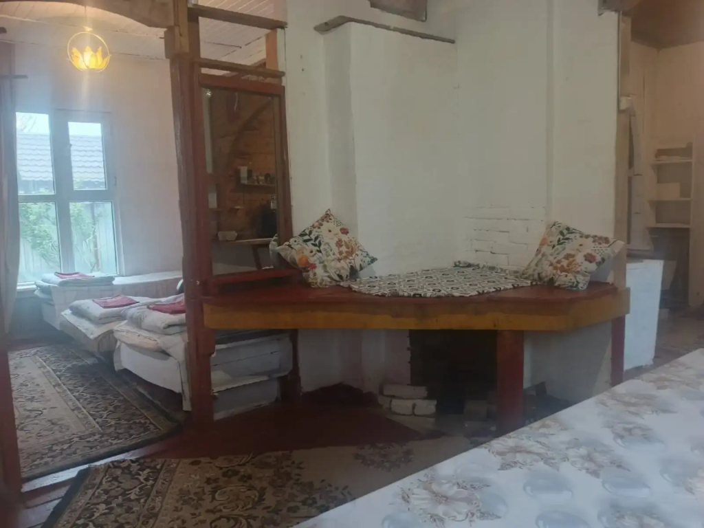 Частный дом с двумя спальнями, террасой и русской печью