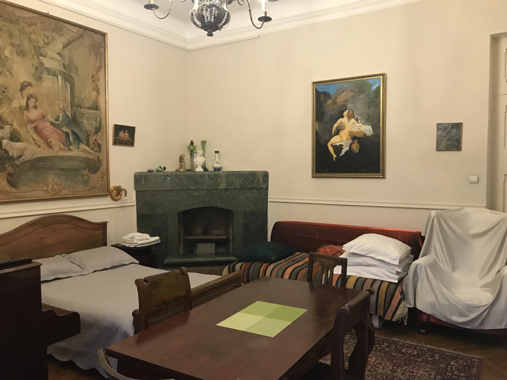 Gutsa Artists Mini-Hotel