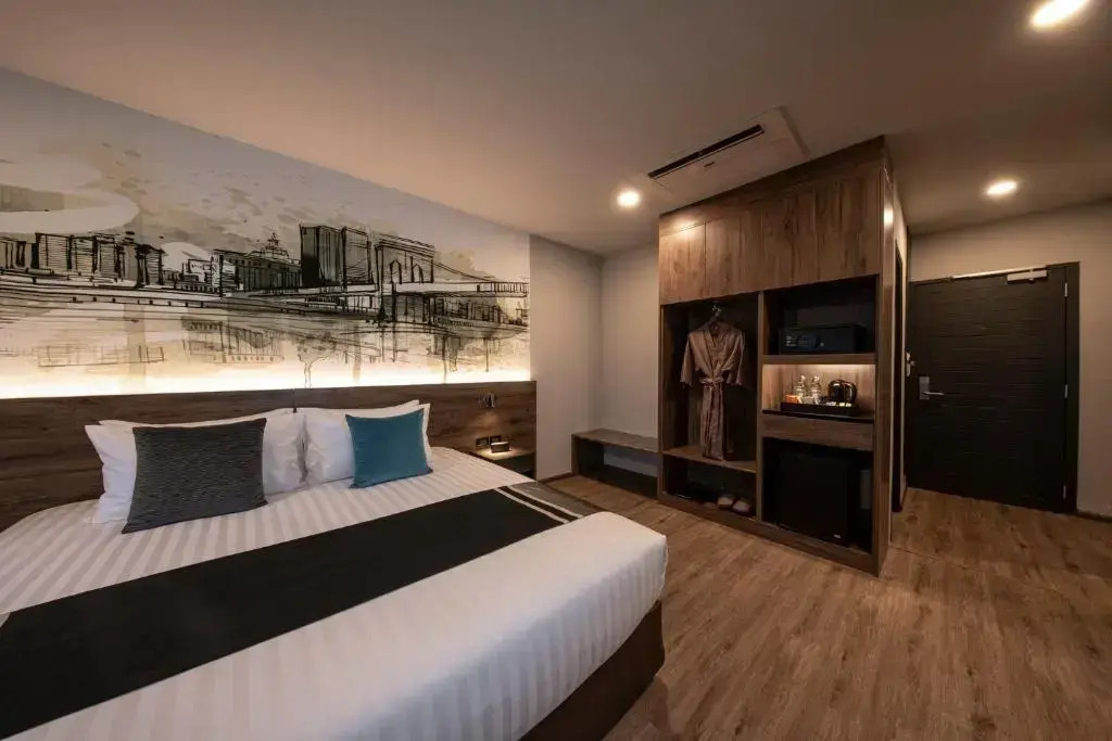 Manhattan Hotel Bangkok