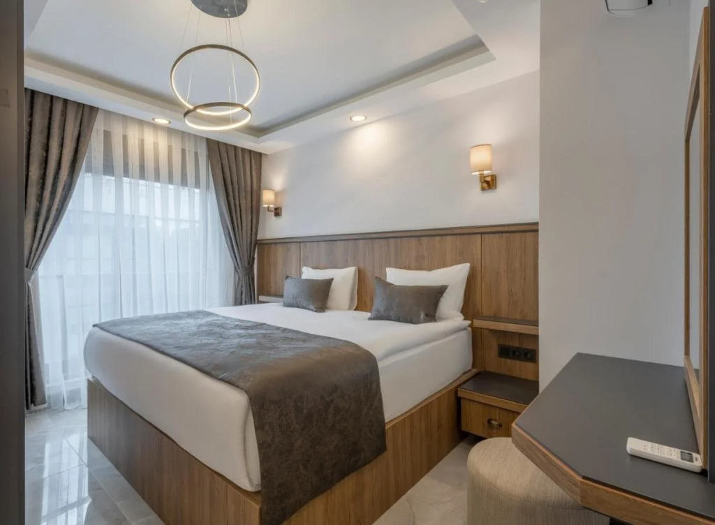 Отель Quality Gold Suite
