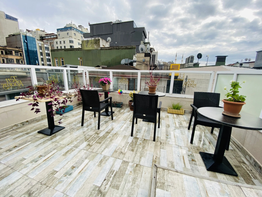 Ten Rooms Istanbul Hotel