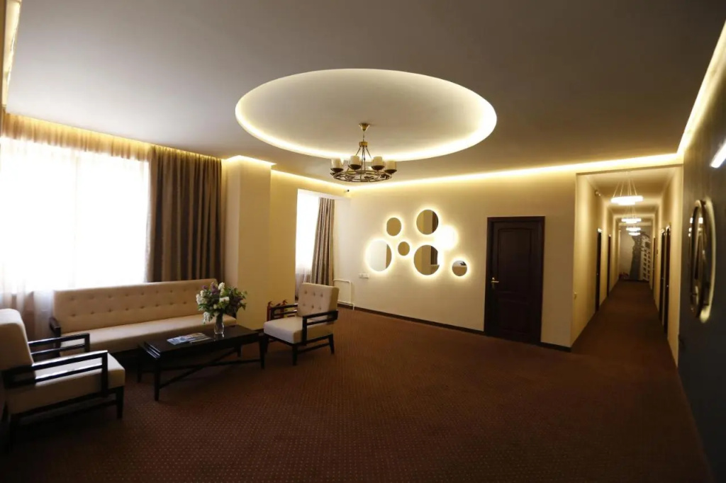 14 Floor Hotel