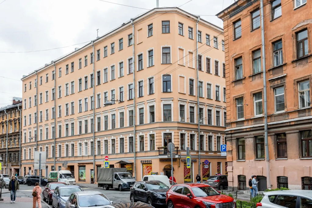 Квартира с 3 спальнями SpbStay на Достоевского 20