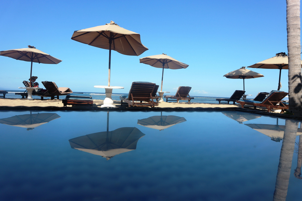 Отель La Taverna Suites