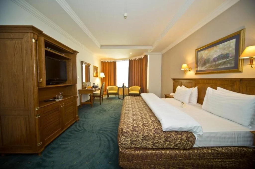 Bristol Hotel