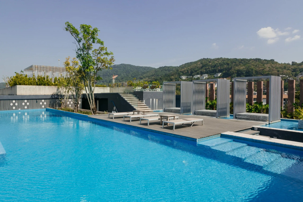 Aristo 2 Phuket, Surin beach