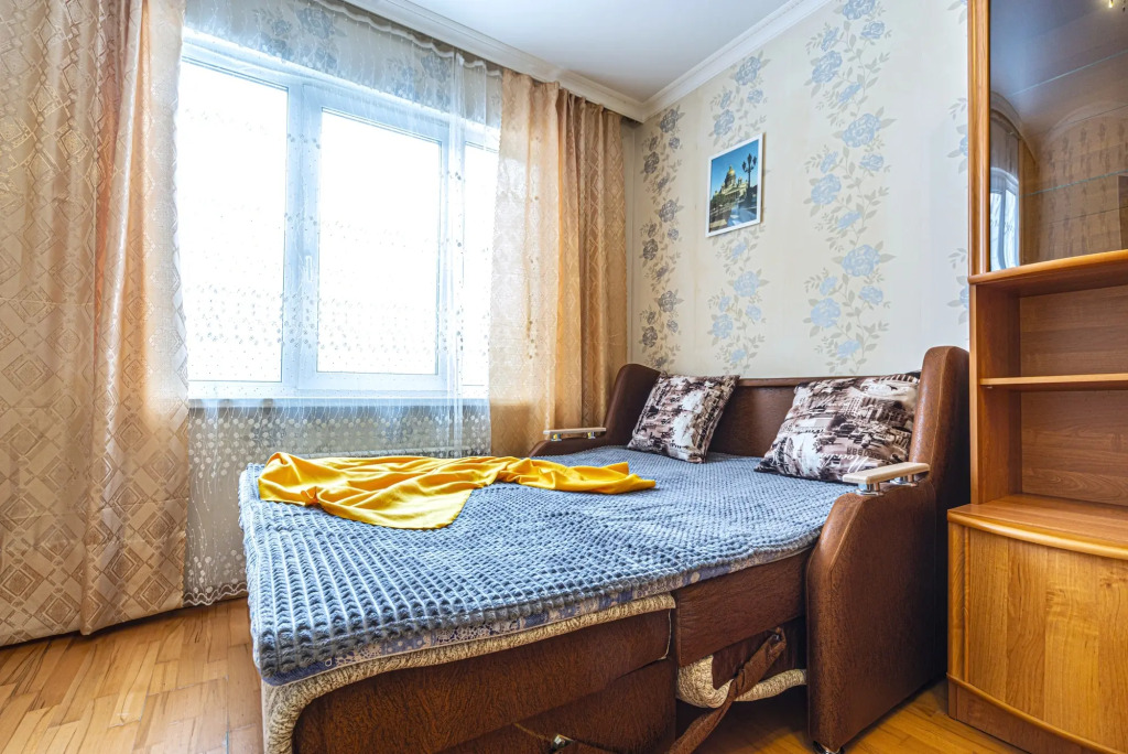 Квартира 2-х комнатная на Серебристом бульваре