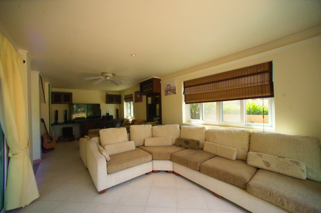 Beachfront Art Villa Samui