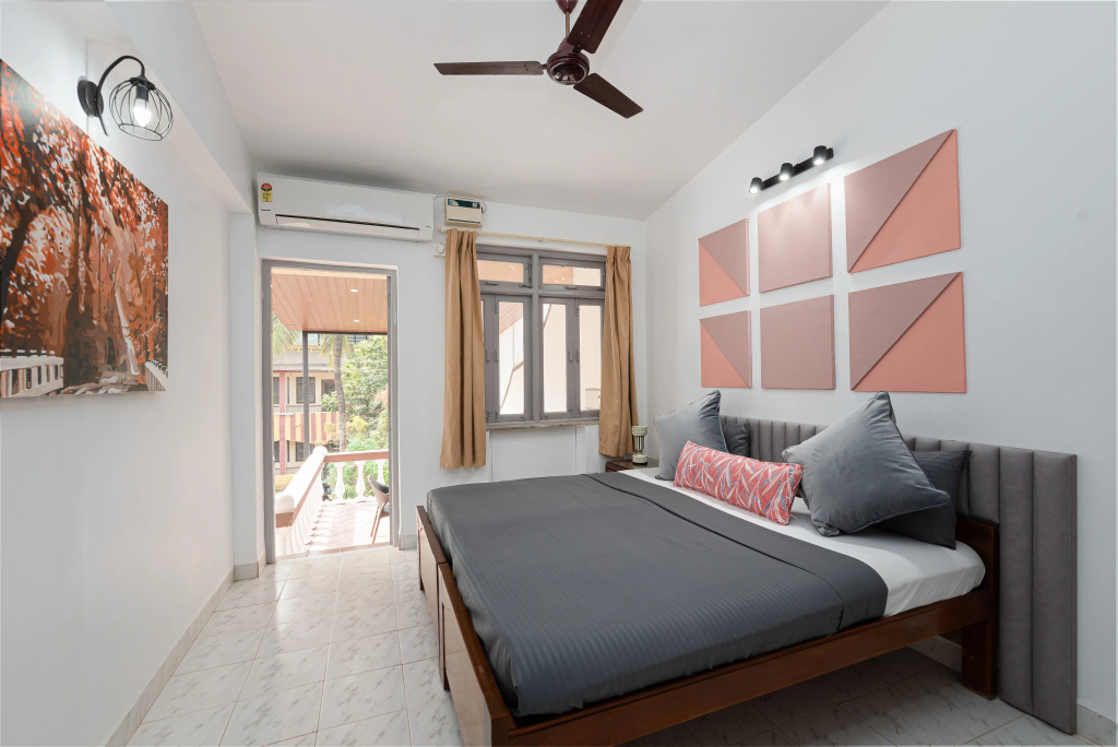 Candolim Beach Stay - 2 minutes Walk to Beach