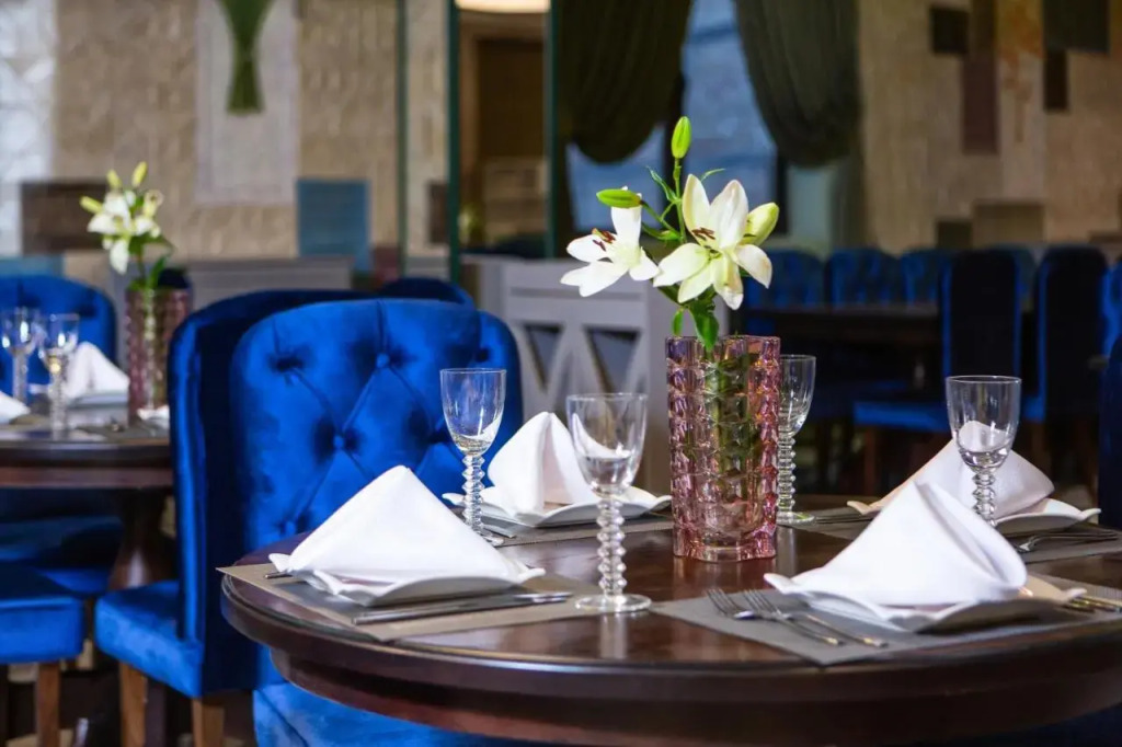 Hotel Ramada By Wyndham Shymkent