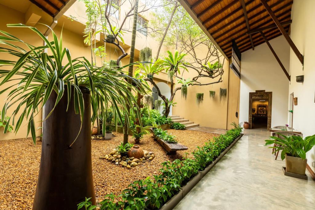 Aditya Resort, Hikkudawa