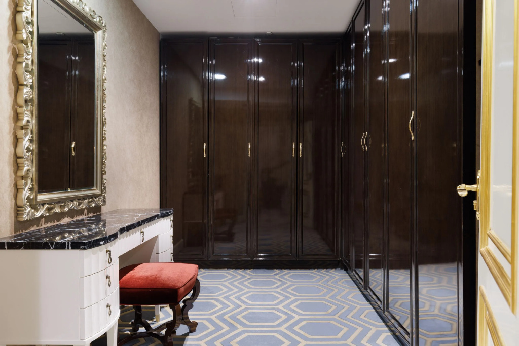 5 ★ Отель The St. Regis Moscow Nikolskaya
