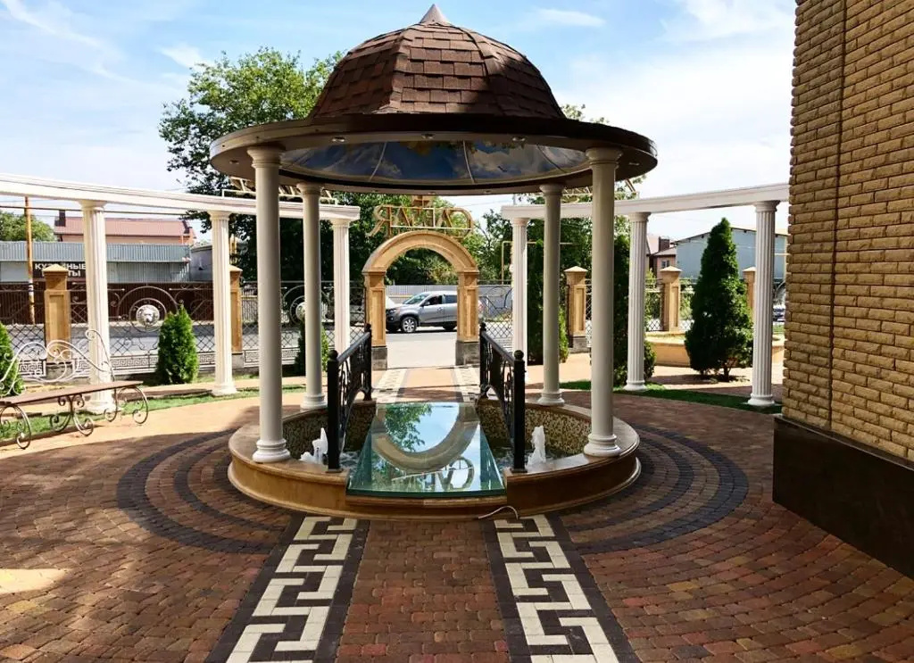 Отель Caesar Royal Palace