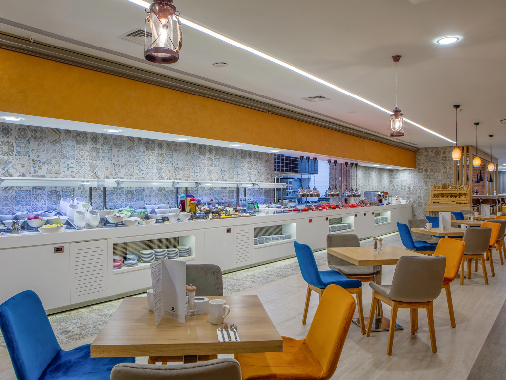 Holiday Inn Antalya - Lara by IHG