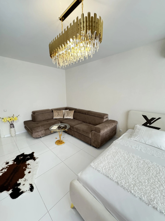 Квартира Lux Apartments