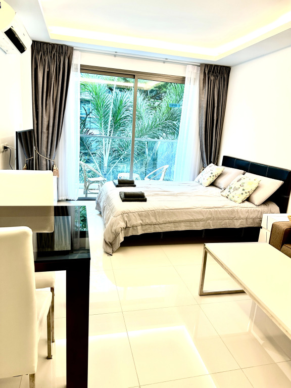 Club Royal Wongamat by Pattaya Sunny Rentals