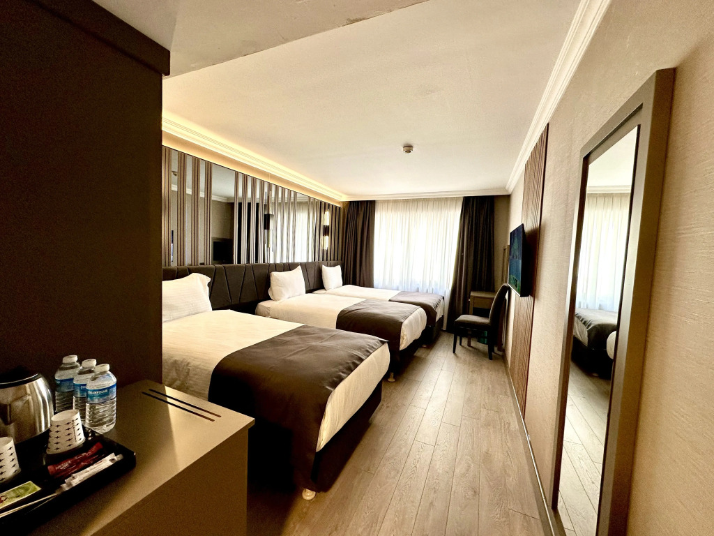 Aven Hotel