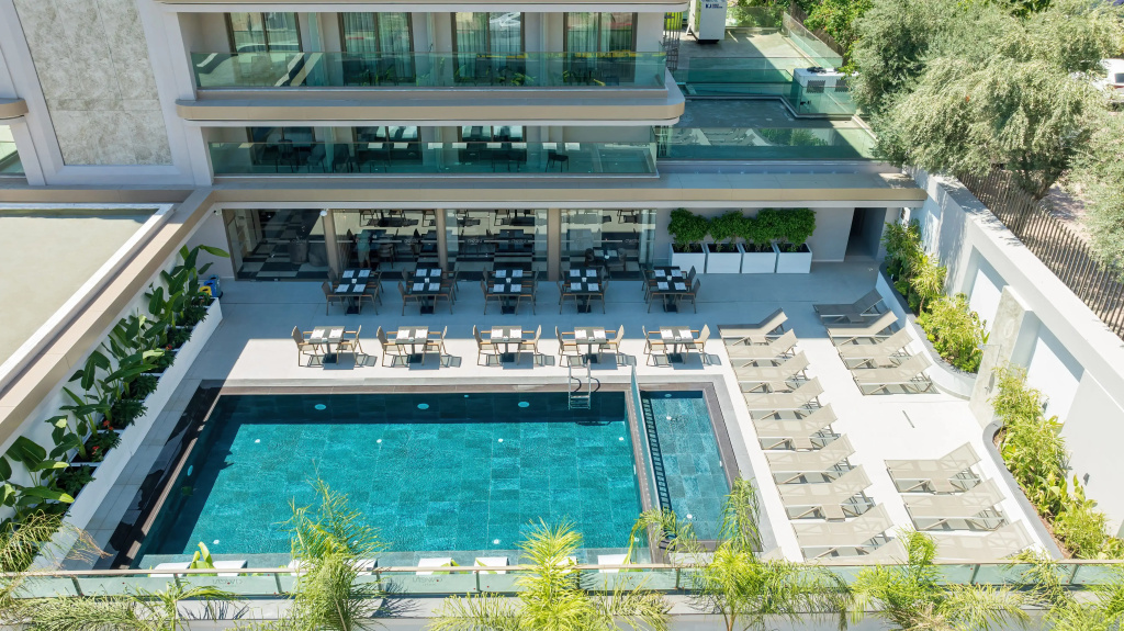 Awen Lara Hotel