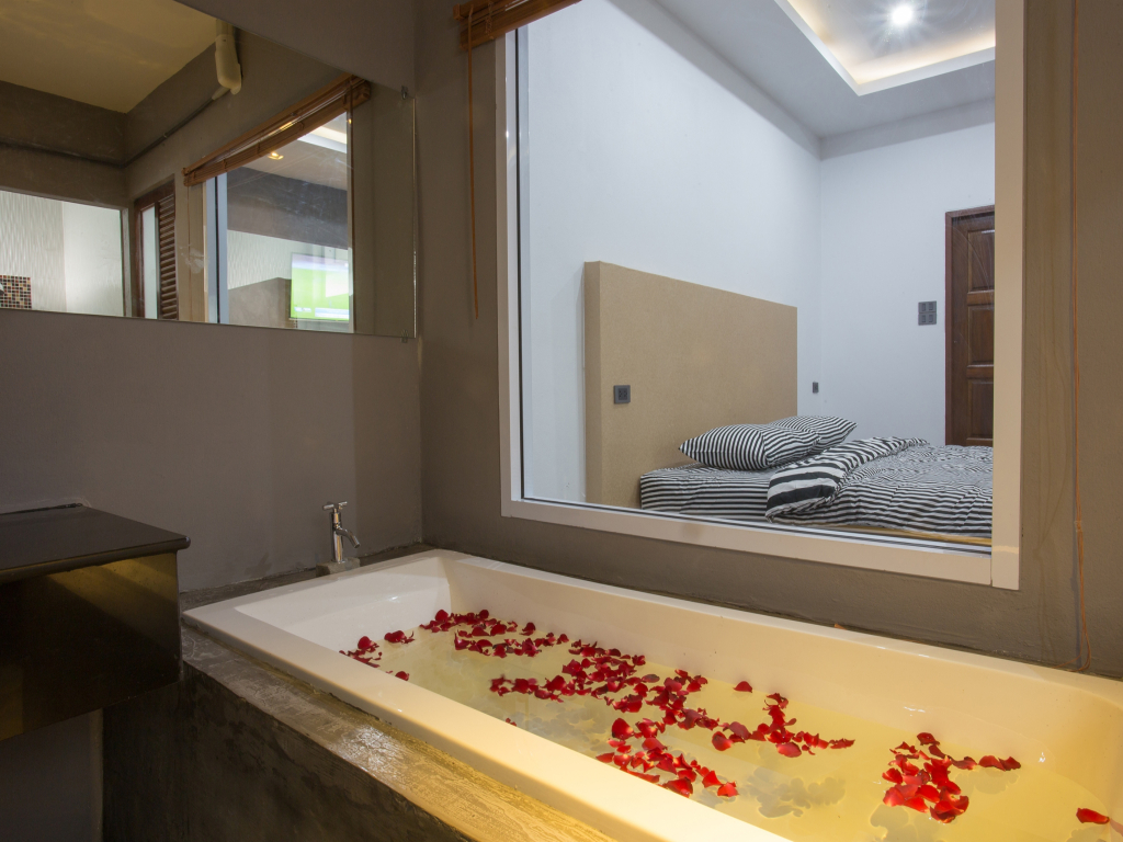 88 Fine Hotel @ Suratthani Airport
