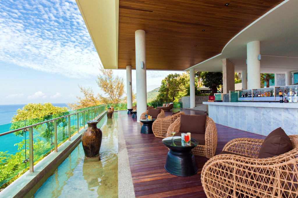 Отель Wyndham Grand Phuket Kalim Bay