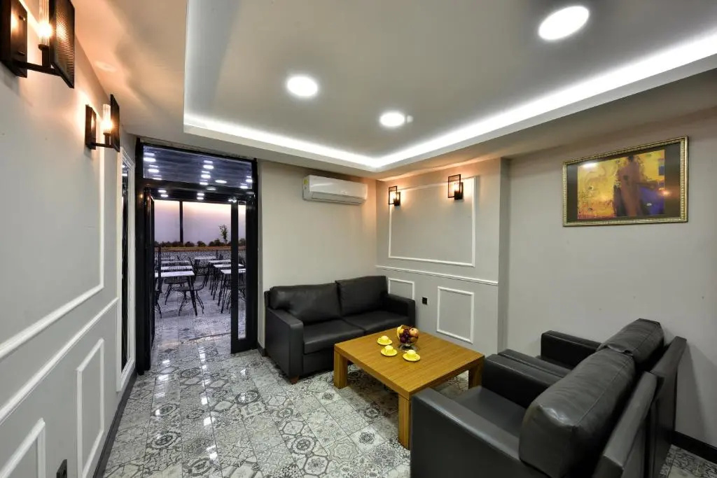 Отель Almina Inn