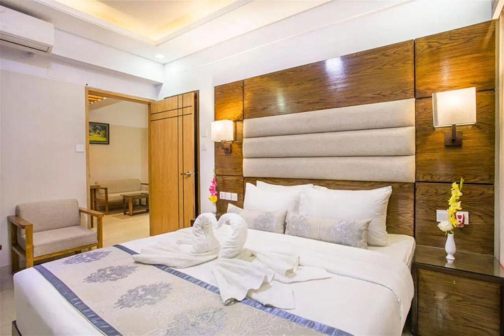 White Palace Hotel