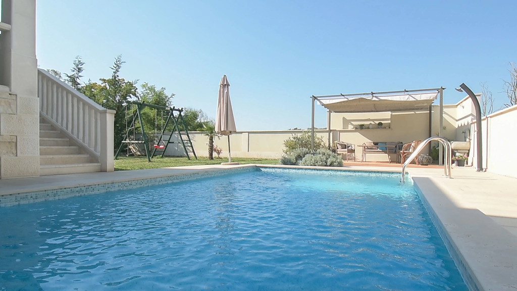 Villa Coridigo - Unique High Position, Panorama Nature View, Cozy Dining Terrace, Gym, Fenced Property