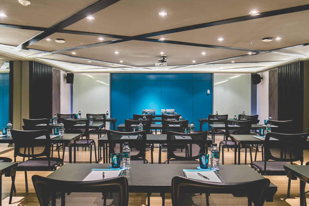Отель Cross Vibe Bangkok Sukhumvit