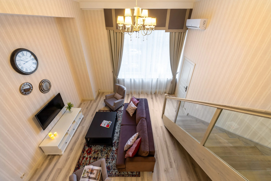 Апартаменты D apartments 2 спальни Гигантские окна потолки 4,2 м