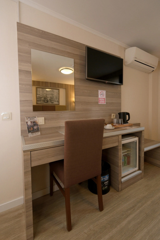 Pera Arya Hotel