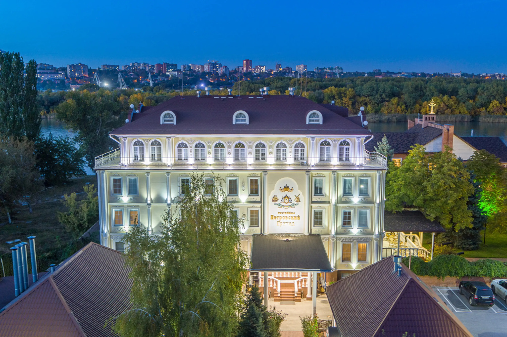 Туристический комплекс Петровский Причал