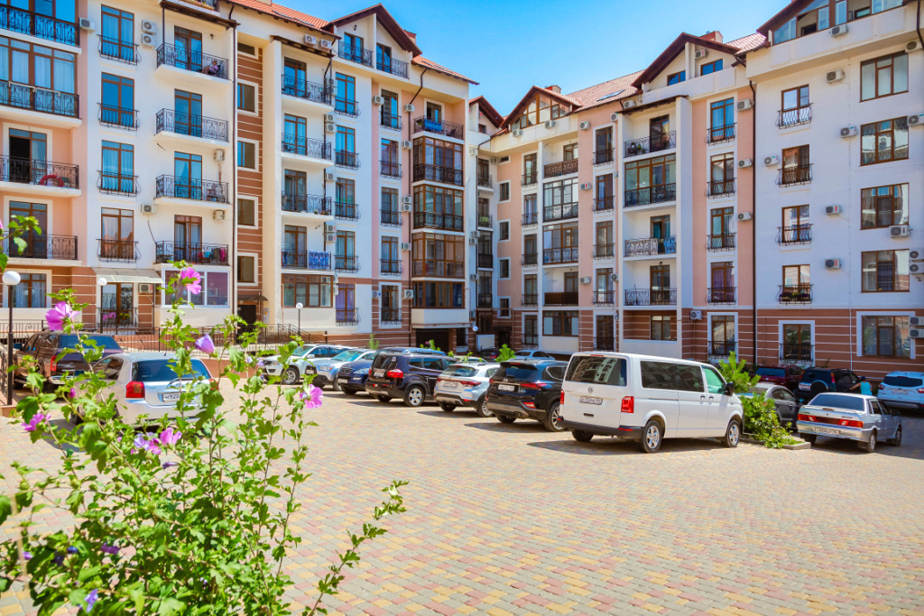 Квартира с Балконом и Шикарным Видом на Море от Home Group