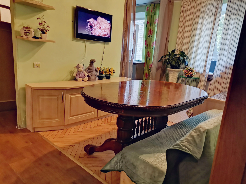 Квартира Двухкомнатная на Чекистов